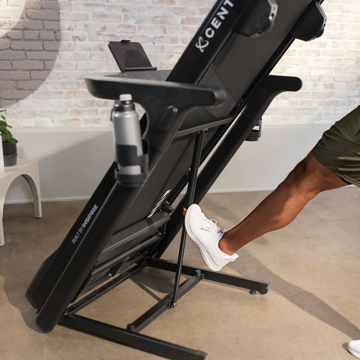 Centr Runr Foldable Treadmill with Cloud Cushion Technology